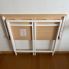 折りたたみ式机の画像