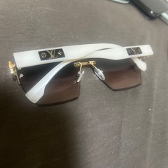 LOUIS VUITTON サングラスの画像