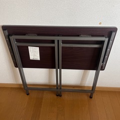 折りたたみ式机の画像