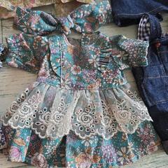 お人形の洋服セットの画像