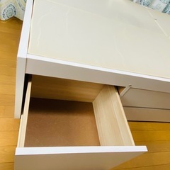 ベッドフレームの画像
