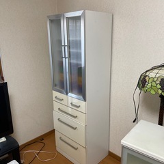 白い棚大の画像
