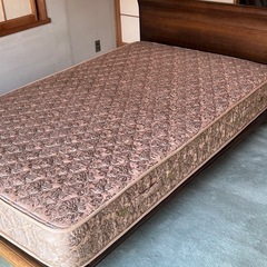セミダブルベッドの画像