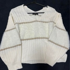 ニット2枚　Tシャツ2枚　ワンピ1枚の画像