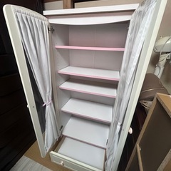 収納棚の画像
