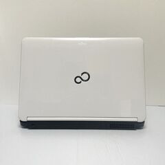 最終値引中★人気のホワイト★i5＆8GB＆SSD480GBの富士通ノートパソコンの画像
