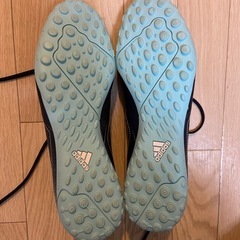アディダス フットサル サッカー トレーニングシューズの画像