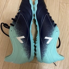 アディダス フットサル サッカー トレーニングシューズの画像