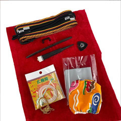【美品】蛇本革張り沖縄三線　Okinawa Sanshin 黒漆本格モデルセット ハードケース付きの画像