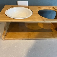 猫　ご飯　お皿２枚つき
の画像