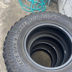 MTタイヤ　235/85R16の画像