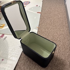 メイクボックス＋ポーチ付きの画像