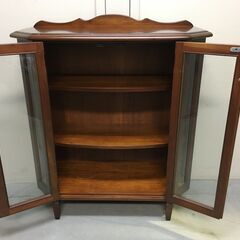 A4428　ガラス扉キャビネット　飾り棚　収納　脚付き　家具　コレクションボード　の画像