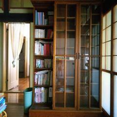 木製本棚の画像