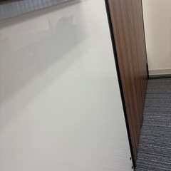 ホワイトボードパーテーション ＋ 木目調パーテーション 自立 オフィスの画像