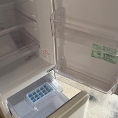 簡易クリーニング済み　2ドア冷蔵庫　2016 146Lの画像