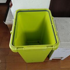 ⚠️定型文の問い合わせがほしくないです⚠️　ごみ箱2個　45Lと20L現状渡し。の画像