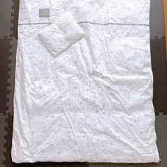 【美品・おまけ付き】レギュラーサイズベビー布団 7点セット 日本製 赤ちゃん本舗
の画像