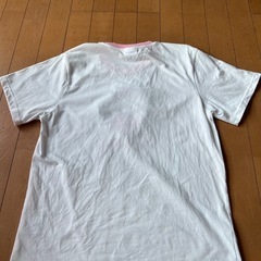 キティちゃんのTシャツの画像