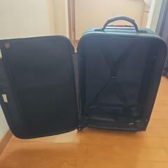【中古】MACKENZIE キャリーケース 中型 緑 ソフトタイプ スーツケースの画像