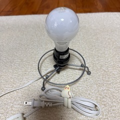 超美品　電気スタンド　スイッチあり　ステンドガラス風の画像