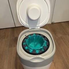 オムツ用ゴミ箱　ポイテック　コンビ
の画像