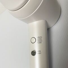 【美品お買得】 パールホワイトのヘアドライヤー★ヤマダオリジナル YBH11DMの画像