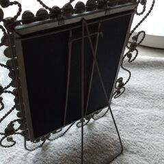 ちょっとレトロな鏡の画像