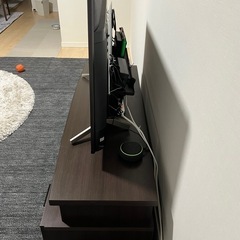 【美品】ソニー43型テレビ＋テレビボードセット（リモコン・テレビ裏収納付き／引取歓迎）の画像