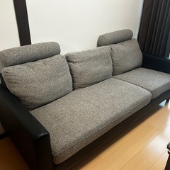 3人掛けソファー•コタツテーブルセット　の画像