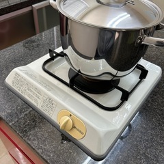 システムキッチン&収納棚の画像