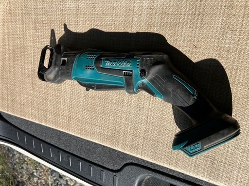 【値下げです！】マキタ　充電式レシプロソー（18v）