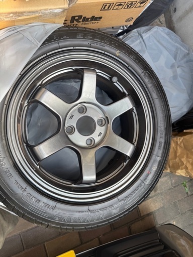 多分Valorホイール ジモティで購入してメーカーわかりません。
