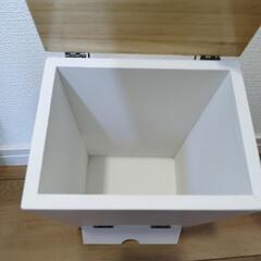 サニタリー収納ボックスの画像