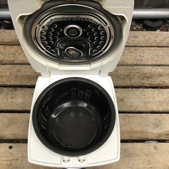 三菱　IHジャー　炊飯器　5合炊　NJ-VE107-Wの画像