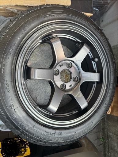 多分Valorホイール　ジモティで購入してメーカーわかりません。