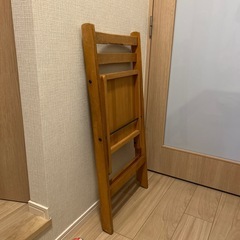 折りたたみ椅子の画像