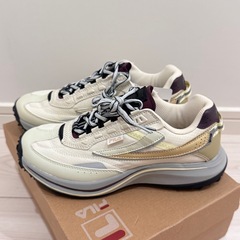 未使用　FILA スニーカー 24cmの画像