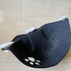 猫 窓際ベッドの画像