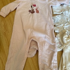 新生児 ユニクロ コンビ肌着 5着 外着2点の画像