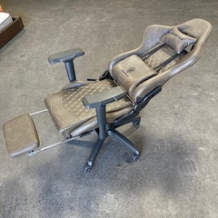 ゲーミングチェアの画像