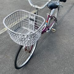 リサイクルショップどりーむ天保山店　No352 自転車　ママチャリ　２４インチ　小柄なひとでも乗れる🎵　LEDライト付きの画像