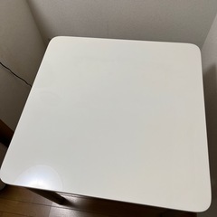 テーブル＆イスセットの画像