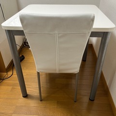 テーブル＆イスセットの画像
