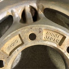 北海道旭川市直接引渡し限定品　アルミホイール 16インチ 8J 4本 PCD139.7 6穴 オフセット0？　深リム 逆ソリ 当時物 ハイエース 100系 など 錆 現状品 リペアの画像