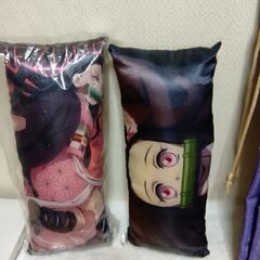 鬼滅の刃　ランドリーバック＆クッション２個＆色紙2枚の画像