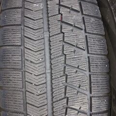 ブリジストン スタッドレス VRX 215/55r17 2016年4本の画像