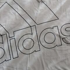 アディダス　Tシャツ  ジャイアントロゴ　レディースの画像