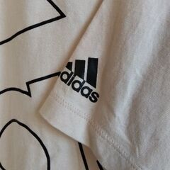アディダス　Tシャツ  ジャイアントロゴ　レディースの画像