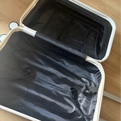 スーツケース、キャリーケースの画像